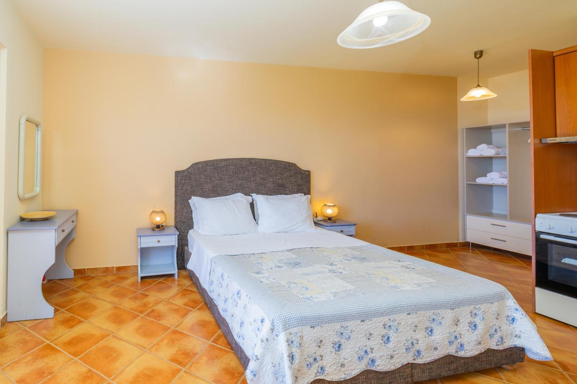 Delfinia Apartamento Vlachata Exterior foto